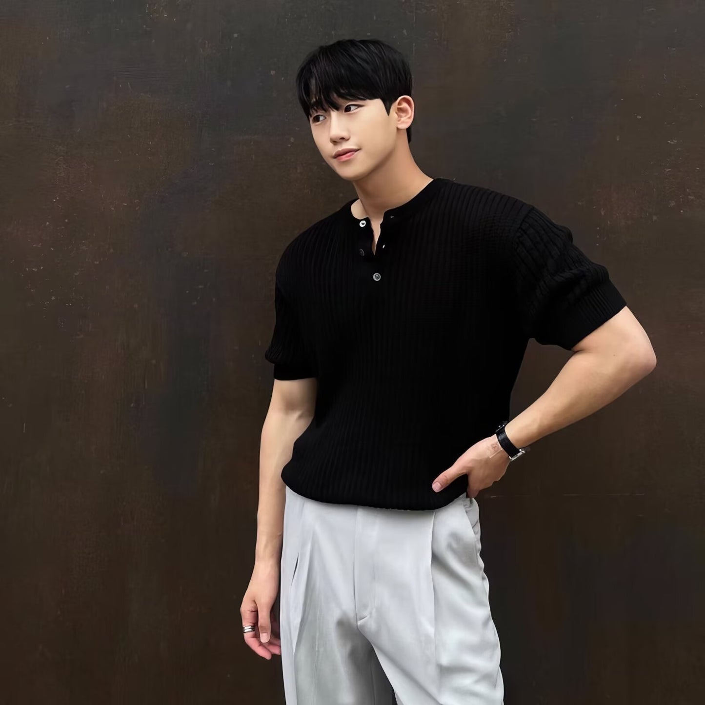Men’s Vertical Stripe Short Sleeve T-Shirt – Slim Fit & Breathable Ice Silk