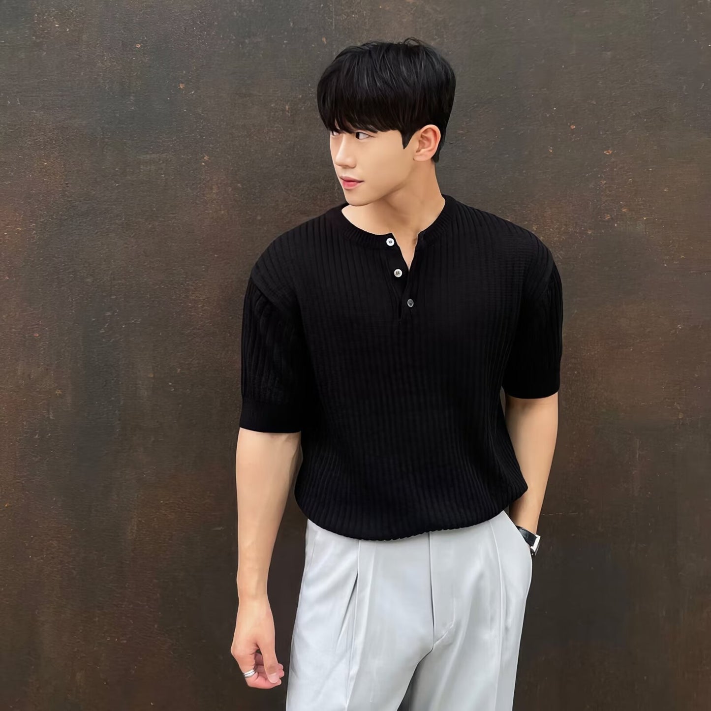 Men’s Vertical Stripe Short Sleeve T-Shirt – Slim Fit & Breathable Ice Silk