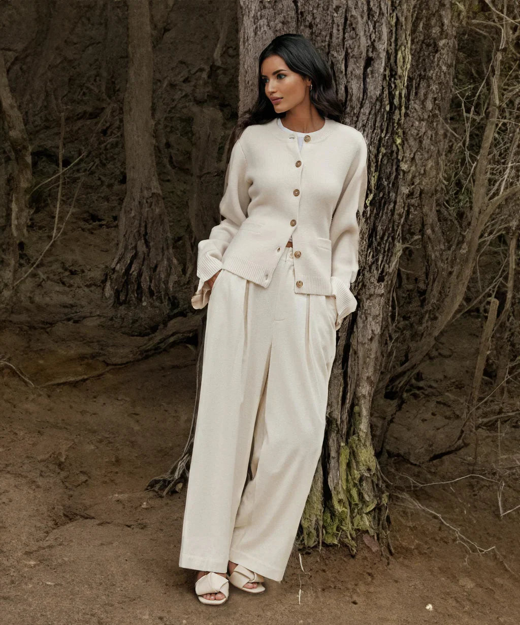 Women's Elegant Button Cardigan with Round Neck and Slim Fit Cut