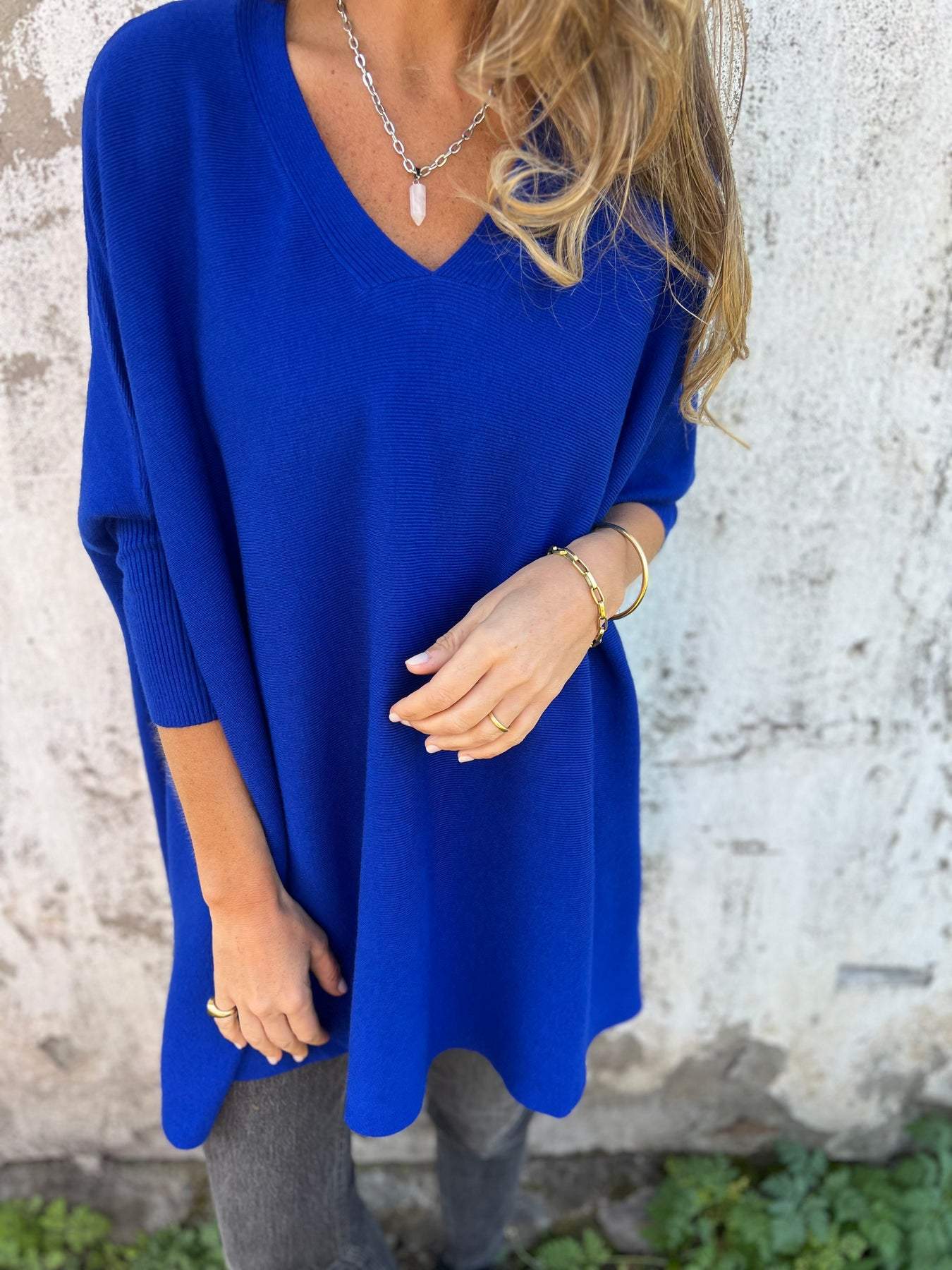 Women’s Oversized V-Neck Shirt with Drop Shoulders and Long Sleeves