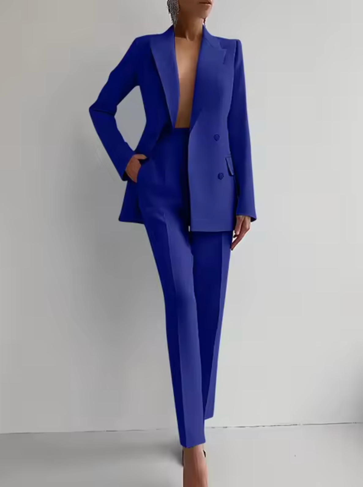 Women's Elegant Blazer and Pleated Pants Suit