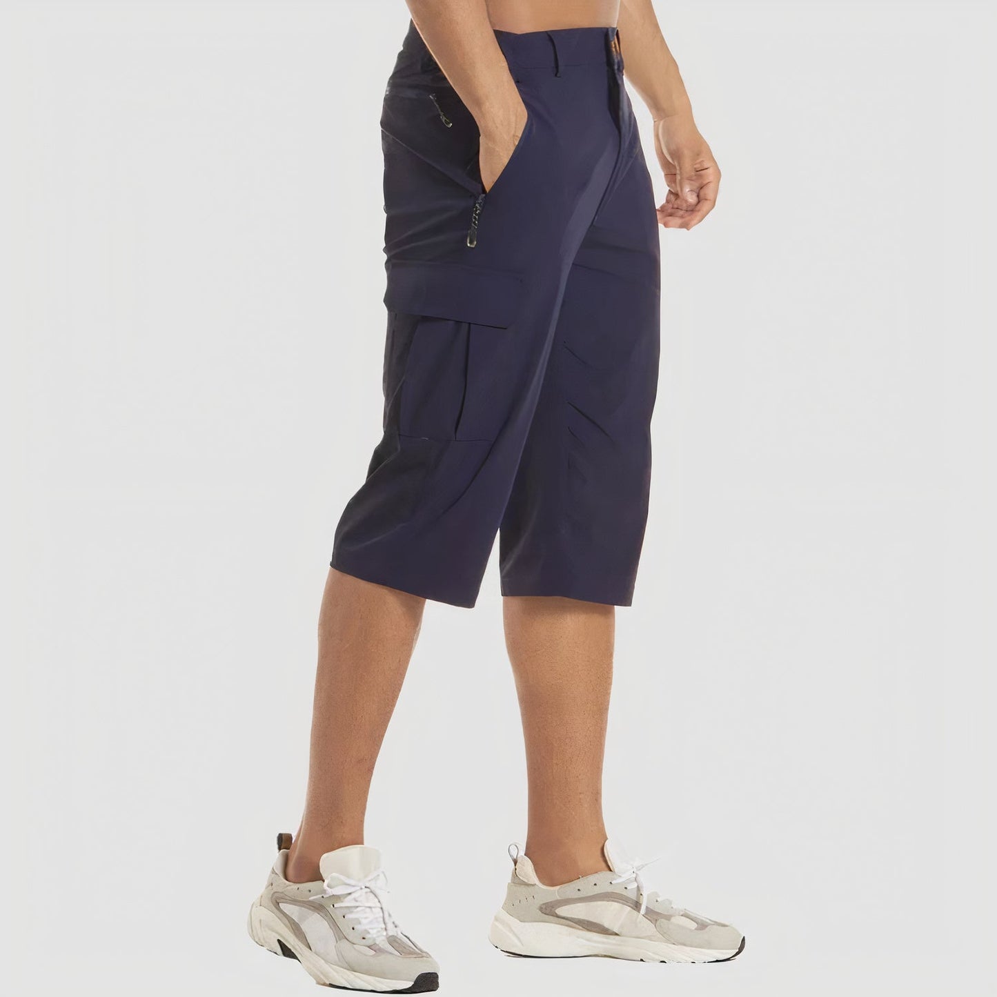 Men's Knee-Length Cargo Shorts with Side Pockets and Zip Closure