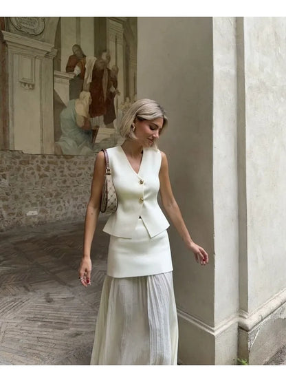 Women's Button-Front Knitted Vest Top with Sleeveless Design