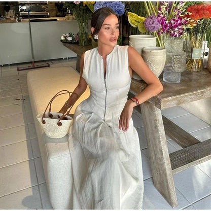 Women's Sleeveless Zip-Front Maxi Dress with Pleated Skirt Design