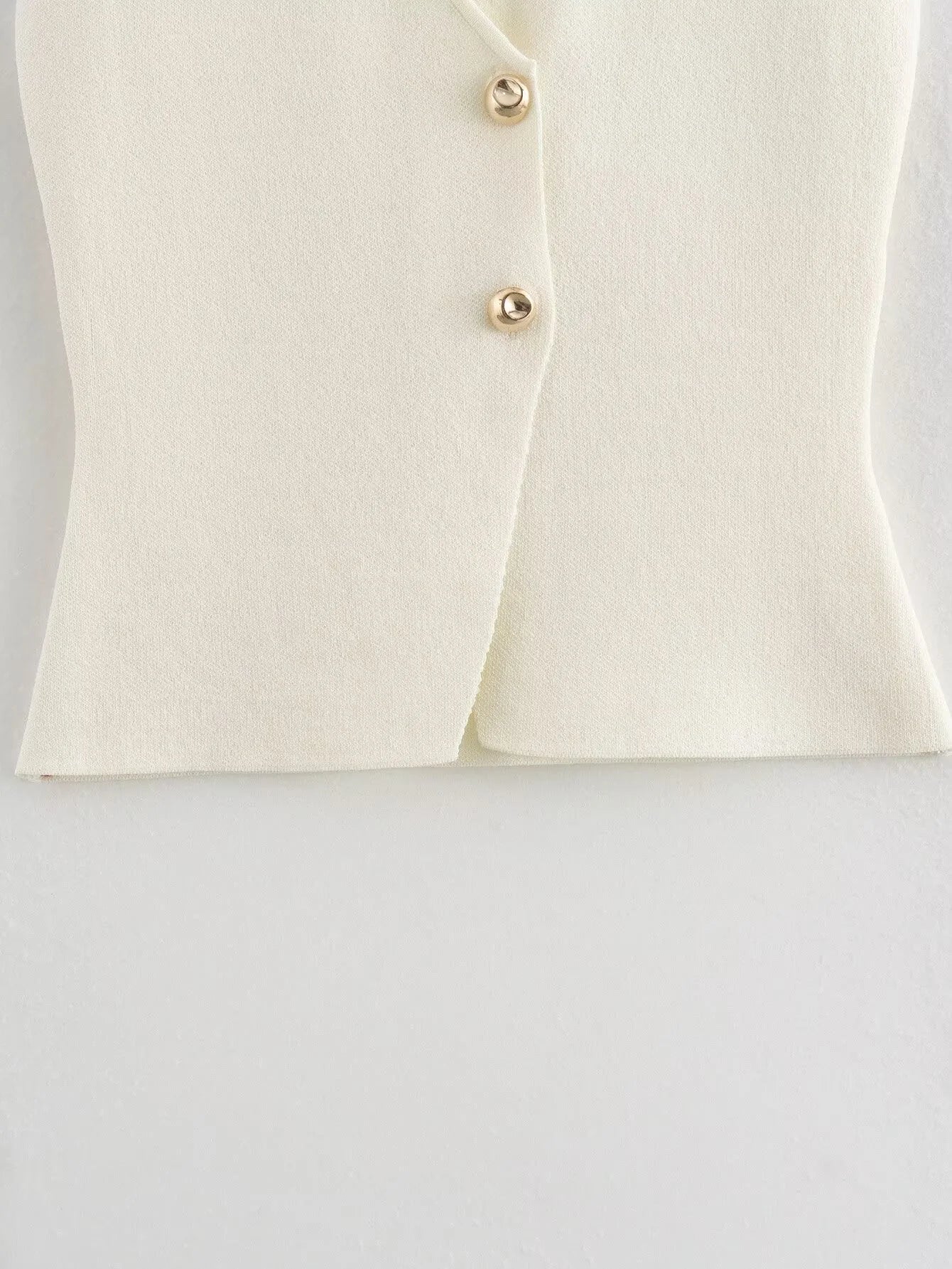 Women's Button-Front Knitted Vest Top with Sleeveless Design