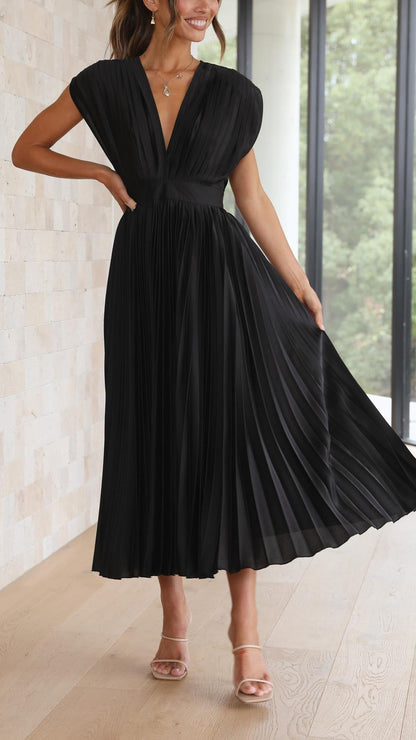 Women's Pleated V-Neck Maxi Dress