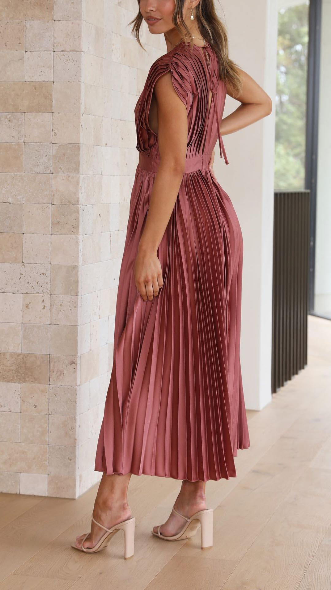 Women's Pleated V-Neck Maxi Dress